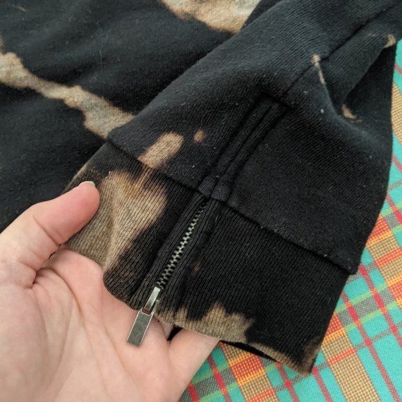 Abercrombie & Fitch reverse tie-dye crop shirt - Picture 5 of 8